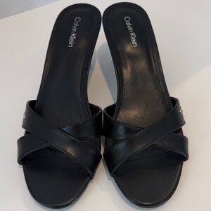 Calvin Klein Slip On Kitten Heel Black Leather Sandal Shoe New no box size 8.5